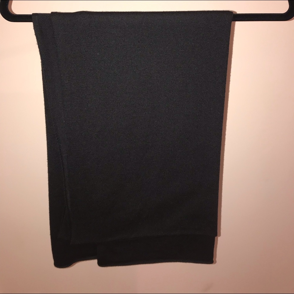 Thick black cotton wrap
